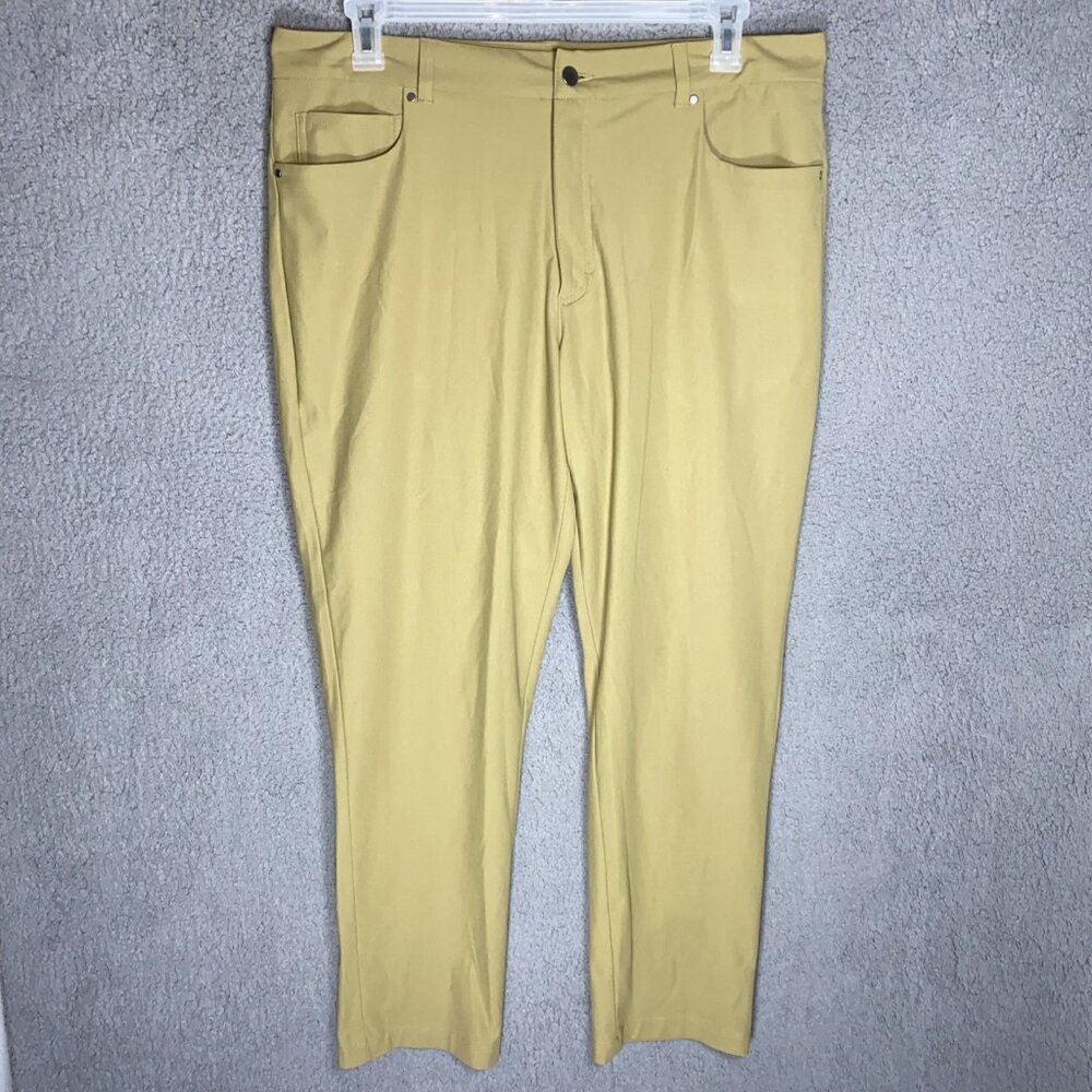 VRST‎ Athletic Men’s Size 38x31 Commuter Travel Chino Pants Tan